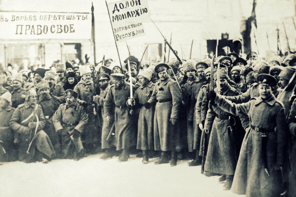 سقوط قصر الشتاء