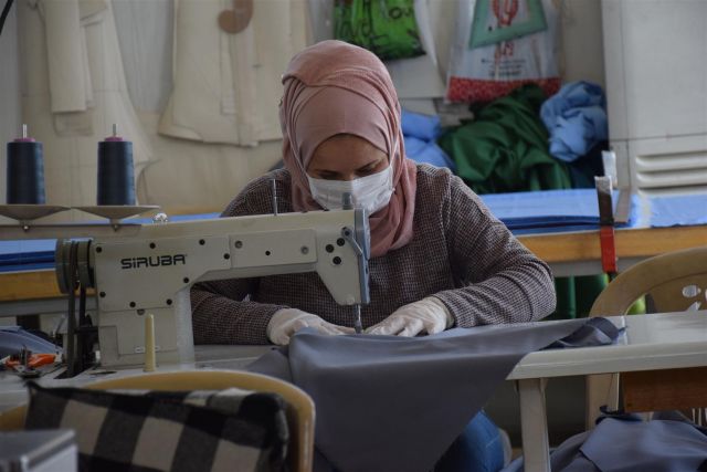 عمال مشاغل الخياطة بين البطالة والعمل
