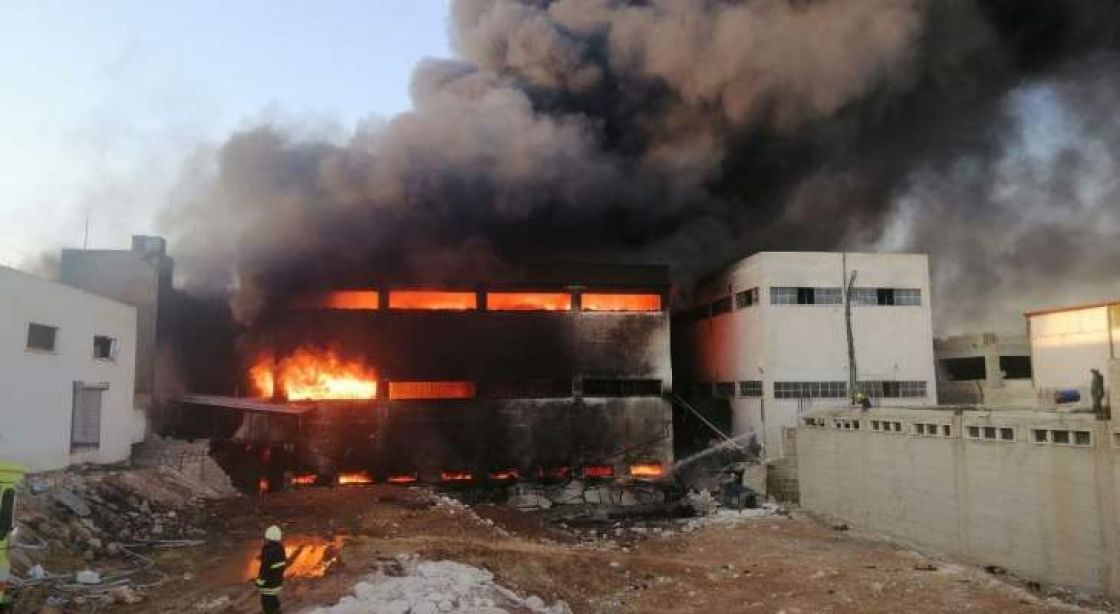 حلب: وفاة و7 إصابات و3 مفقودين بحريق ضخم بالمدينة الصناعية بالشيخ نجار