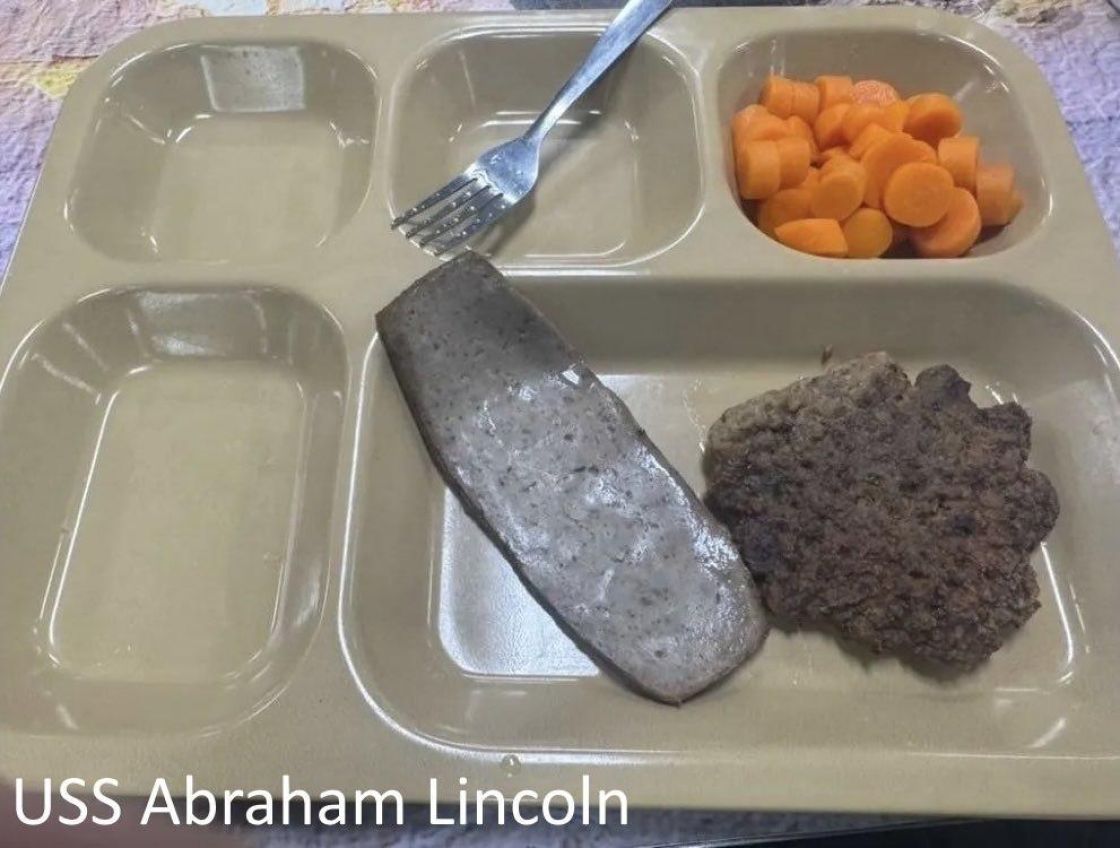 فضيحة: الجيش الأمريكي يترك بحّارته جياعاً وبلا نظافة شخصية بمواجهة إيران