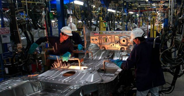 كيف أصبح اقتصاد الهند الأسرع نمواً في العالم؟