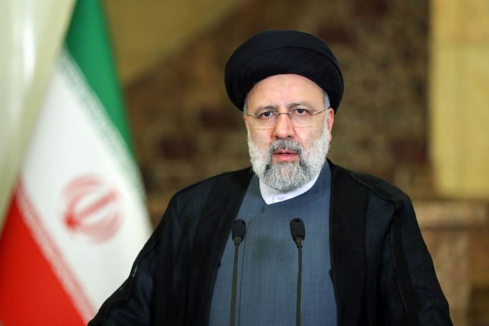 الرئيس الإيراني: سننتقم لمقتل العقيد بالحرس الثوري