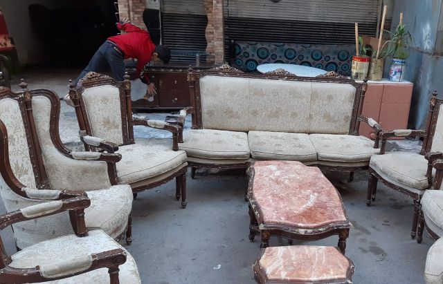 حين يتحول الأثاث إلى سلعة نجاة في زمن الانهيار