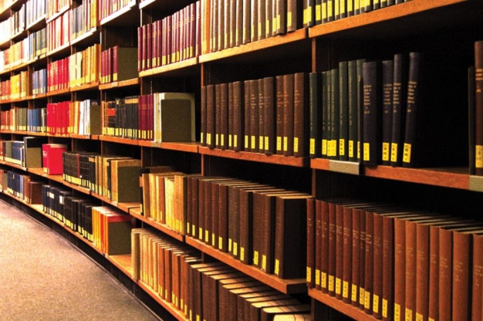 بين مصدر القانون وميدان تطبيقه.. أين هي المكتبة الحقوقية العربية؟