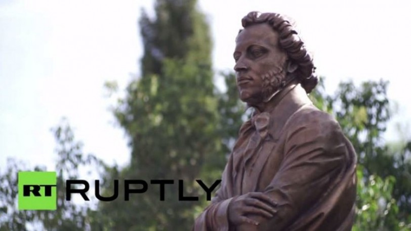 تمثال للشاعر الروسي بوشكين يدشن في غرناطة