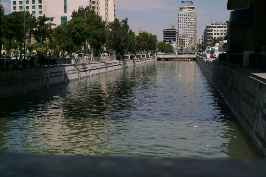 المصادر المائية وتوسع مدينة دمشق