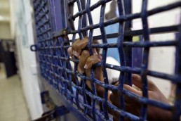 المرضى في مشفى الرملة ينامون (22) ساعة يوميا هربا من الآمهم وأوجاعهم