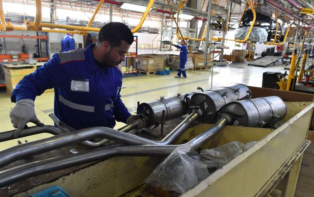 غابة استيراد أم دولة إنتاج؟ الصناعيون يطرقون أبواب الحكومة