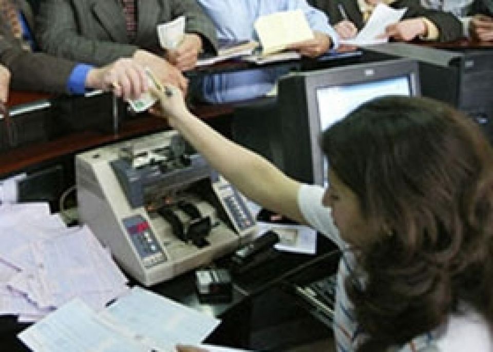 حقوق العاملين في المصارف الخاصة تضيع