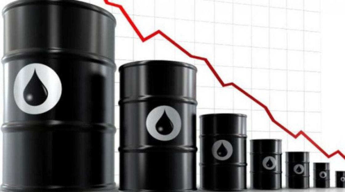 النفط يهبط لأدنى مستوى في عام بفعل تراجع أسواق الأسهم
