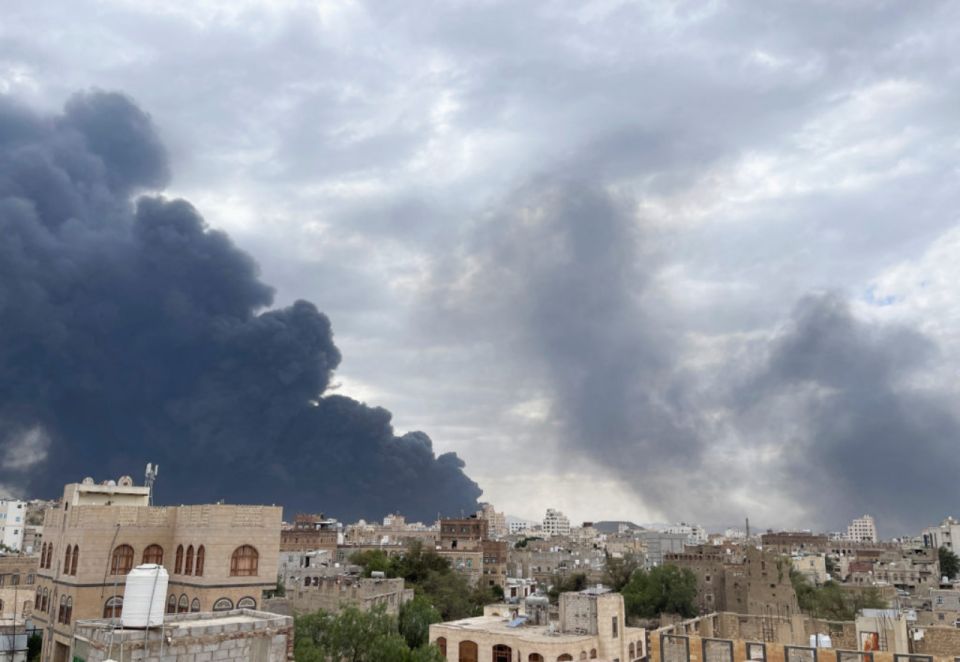 جيش الاحتلال يشن عدواناً على مطار صنعاء ومحطات كهرباء في اليمن