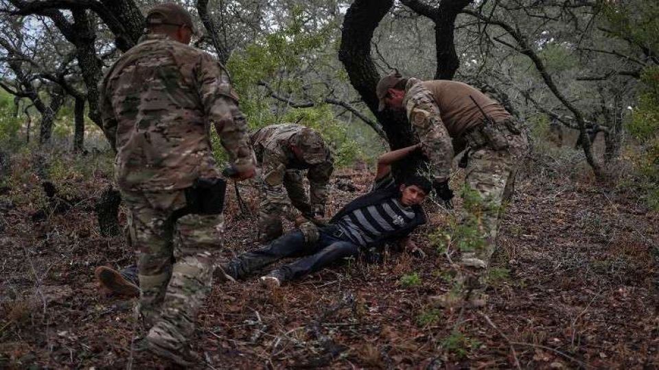 واشنطن بصدد ترحيل المهاجرين إلى قواعدها المهجورة في الجزر