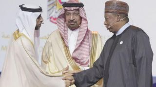 أسعار النفط تنتعش بدعم من تلميح &laquo;أوبك&raquo; لتبني &laquo;استراتيجيات جديدة&raquo;