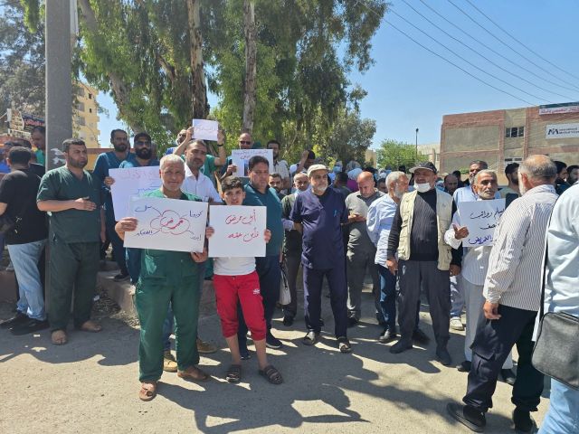 الرقة: وقفة احتجاجية للكادر التمريضي والفني