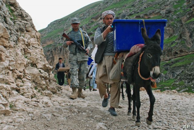 تبسيطٌ وتعقيد و«ديمقراطية»