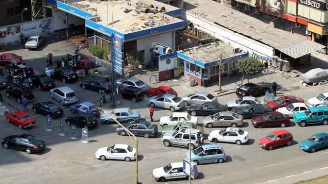 أزمة المشتقات النفطية على حساب المواطن