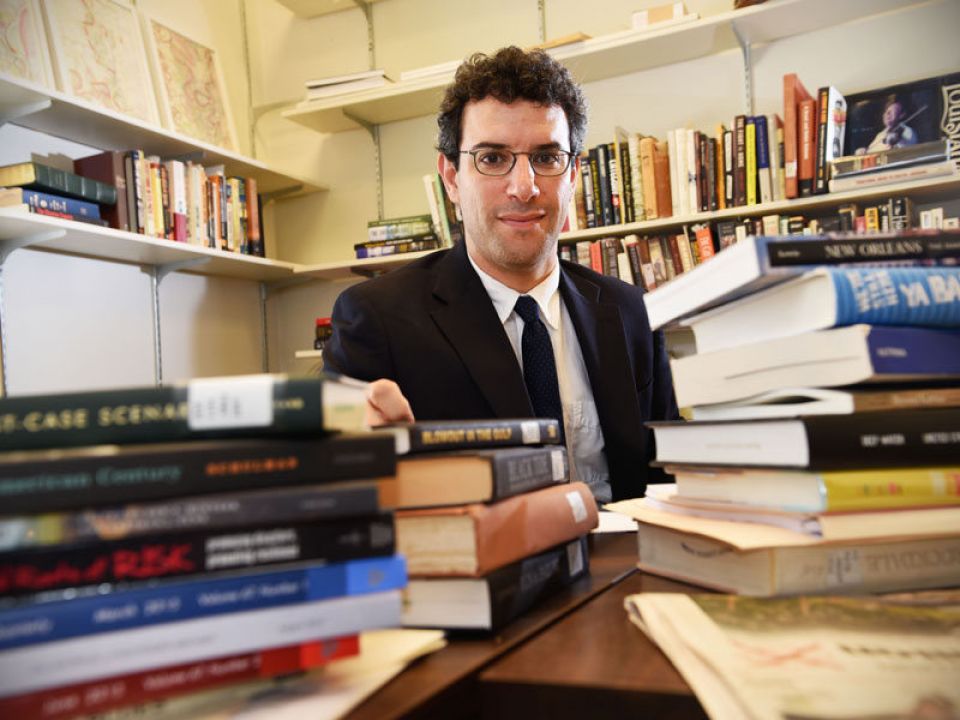 أربعة كتب ومجلة