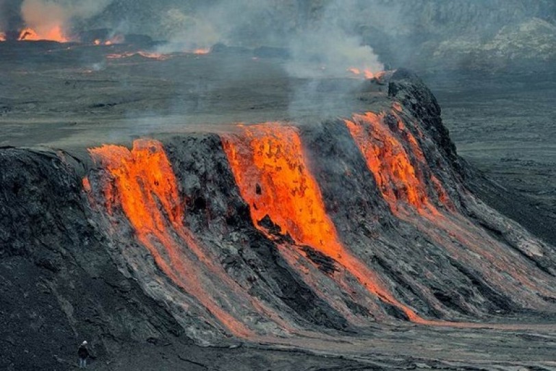 اكتشاف أطول سلسلة براكين في العالم