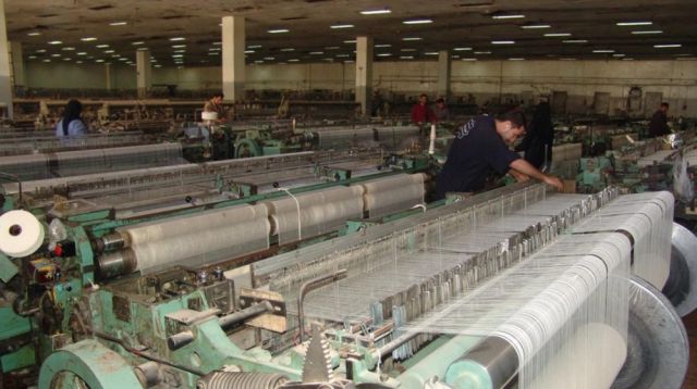 دعم الإنتاج وحماية الصناعة الوطنية مهمة وطنية ملحة