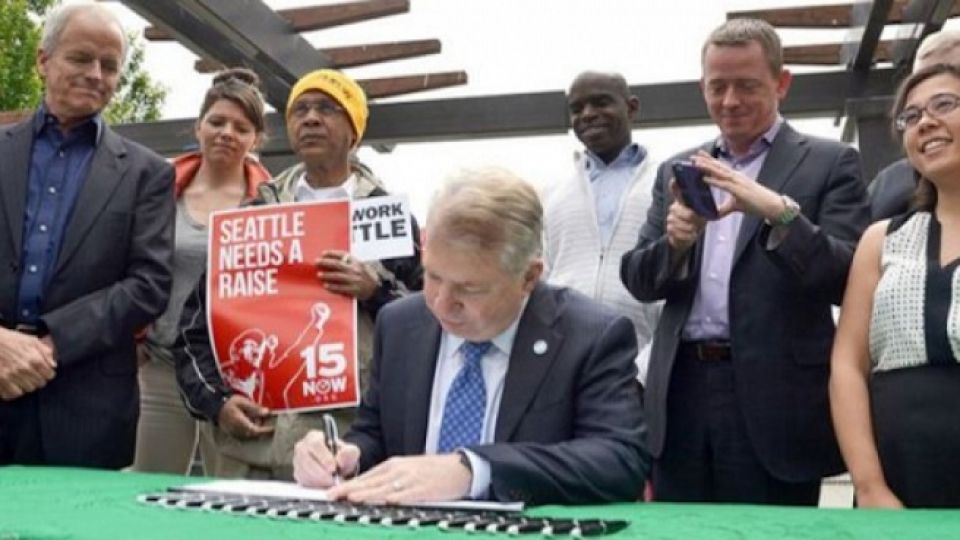 عمال &laquo;سياتل&raquo; الأمريكية ينتصرون