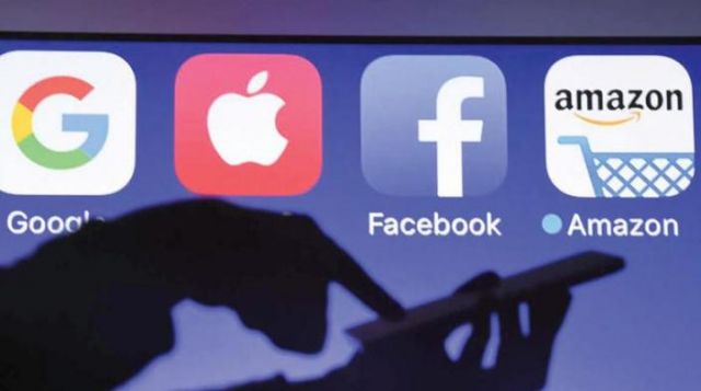 أوروبا تشدد الخناق على عمالقة الإنترنت