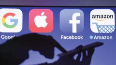 أوروبا تشدد الخناق على عمالقة الإنترنت