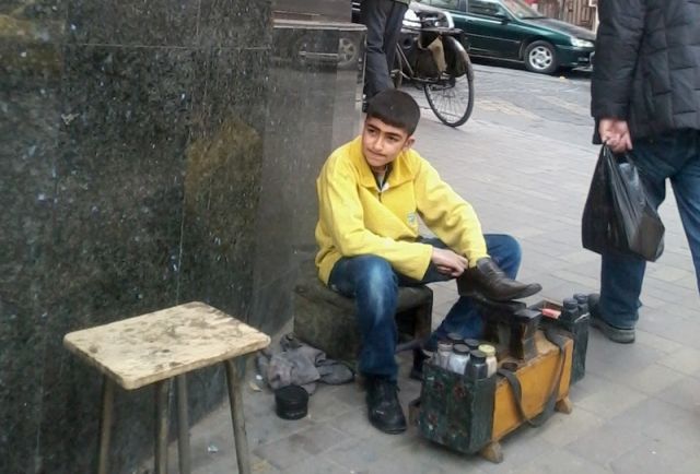 على أبواب الصّيف: العبارة الذهبية دائماً...يلزمنا عاملاً صغيراً