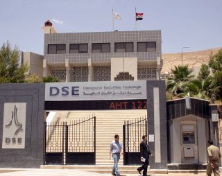 مسؤول مالي يسمّي طباعة فئة 10,000 ليرة &laquo;حلاً ممكناً&raquo; للتضخم!