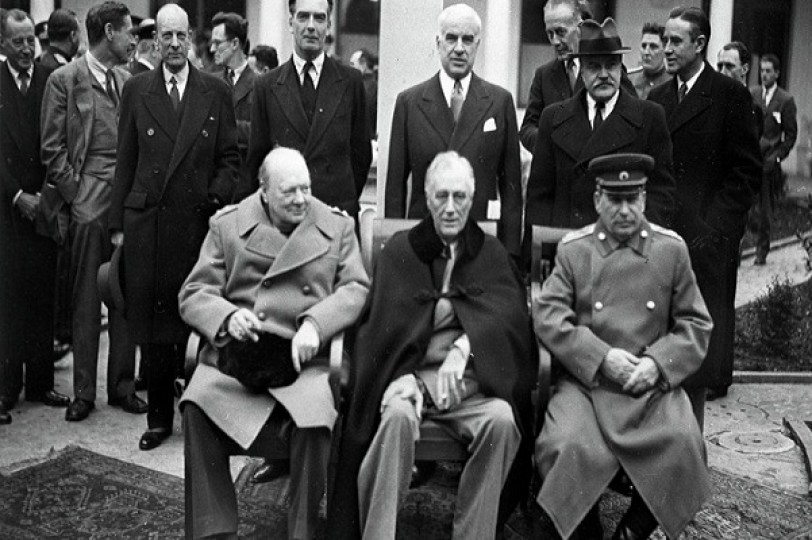 بوتين يطالب بالدفاع عن حقائق التاريخ