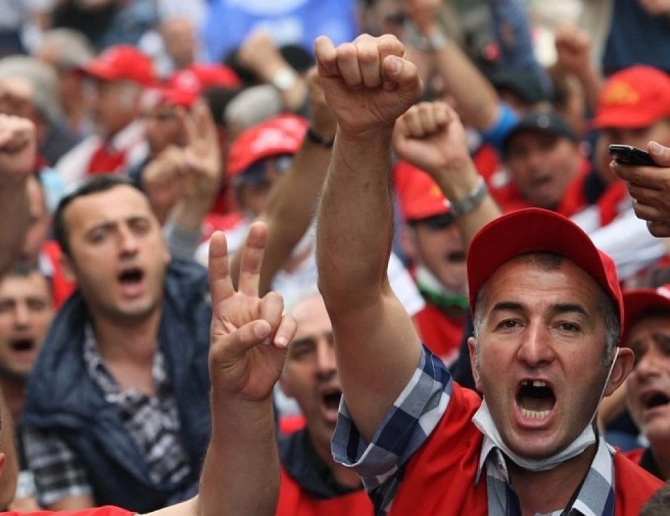 احتجاجات مطلبية متواترة تجوب مدن العالم