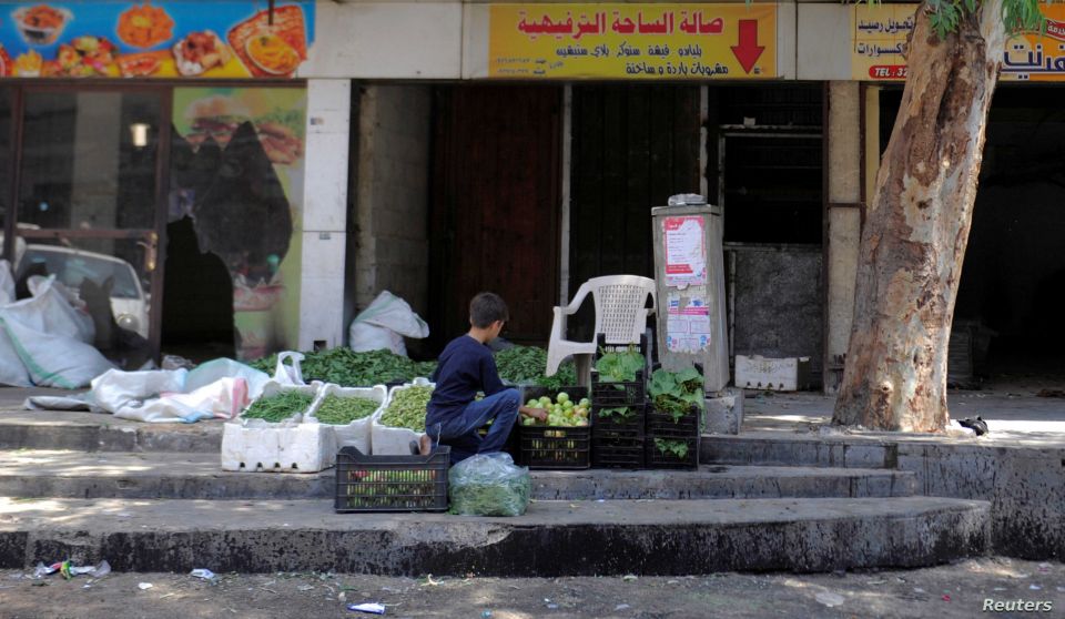 عامان من التدهور الاقتصادي السوري السريع... و«السياسات القناصة»