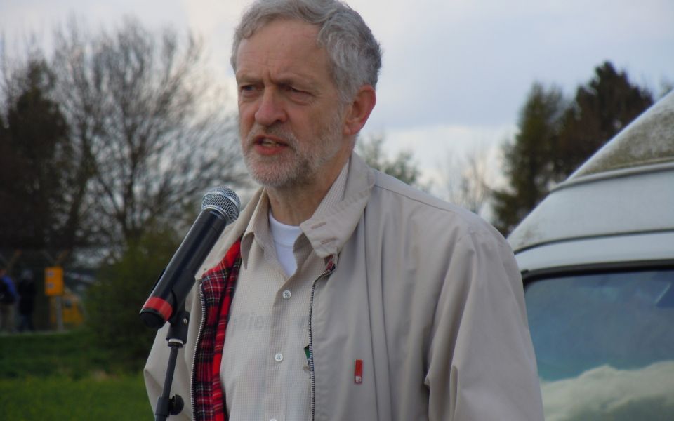 كوربين يتعهد بتغيير السياسات الخارجية في حال فوزه