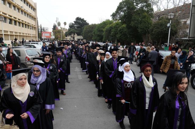 طلاب مرحلة الماجستير والدكتوراه.. صعوبات إضافية!
