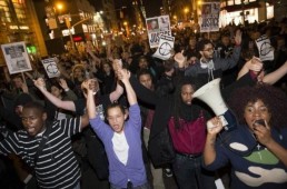 الاعتقالات والفوضى تعم مدن الولايات المتحدة