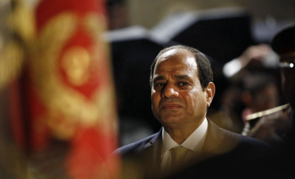 مصر تصارع بين عالمين...قديم وجديد