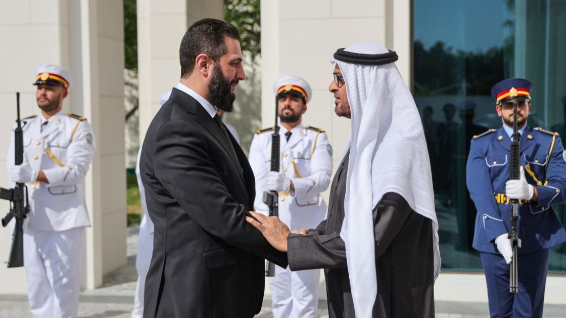 الشرع يؤكد من باريس وجود مفاوضات غير مباشرة مع «إسرائيل»