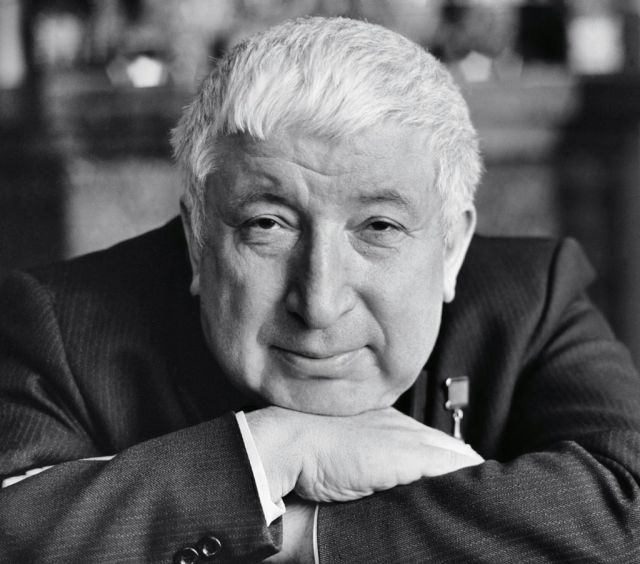 حمزاتوف، حكيم داغستان!