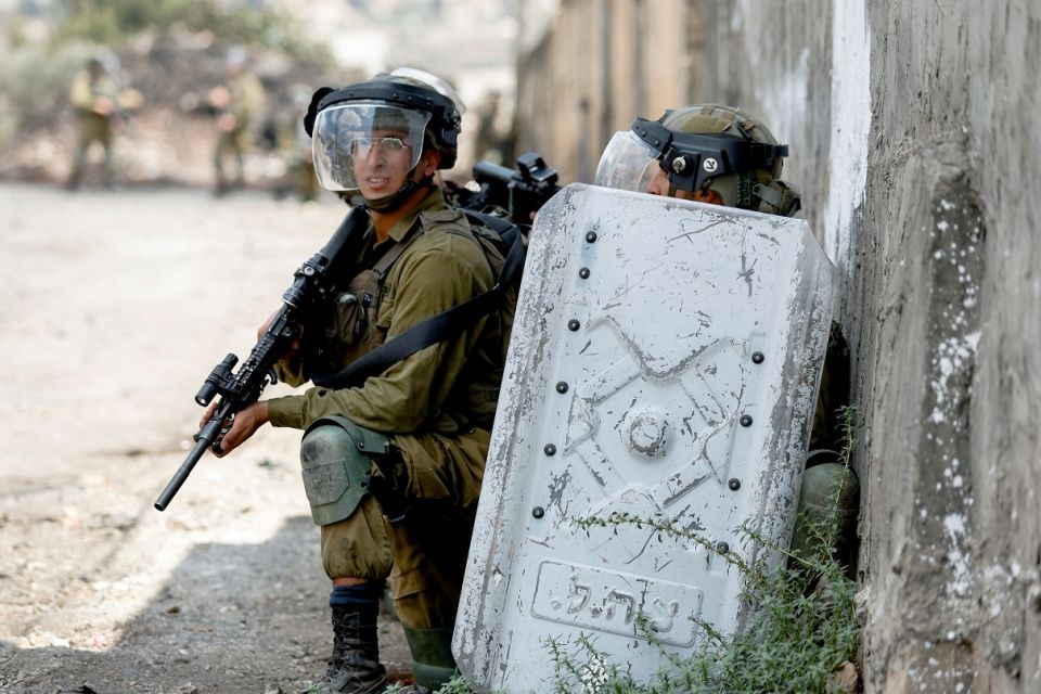 اشتباكات إثر اقتحام نابلس واستشهاد 6 فلسطينيين بينهم قيادي بـ«عرين الأسود»