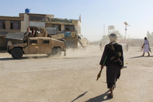 إرث الفوضى... قراءة في اشتباك أفغانستان وباكستان