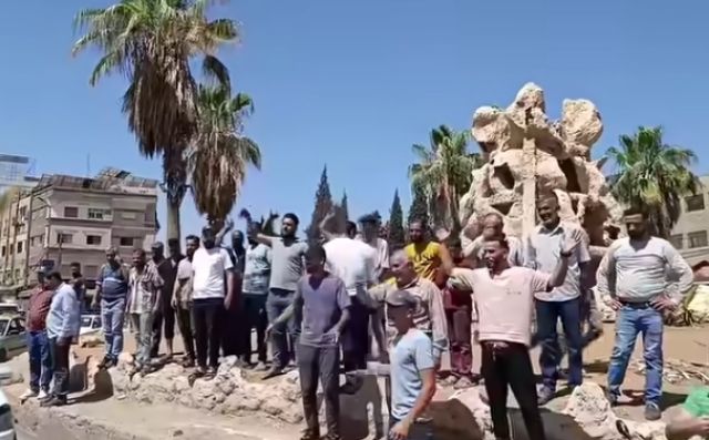 وقفة احتجاجية لسائقي السرافيس في  الكسوة