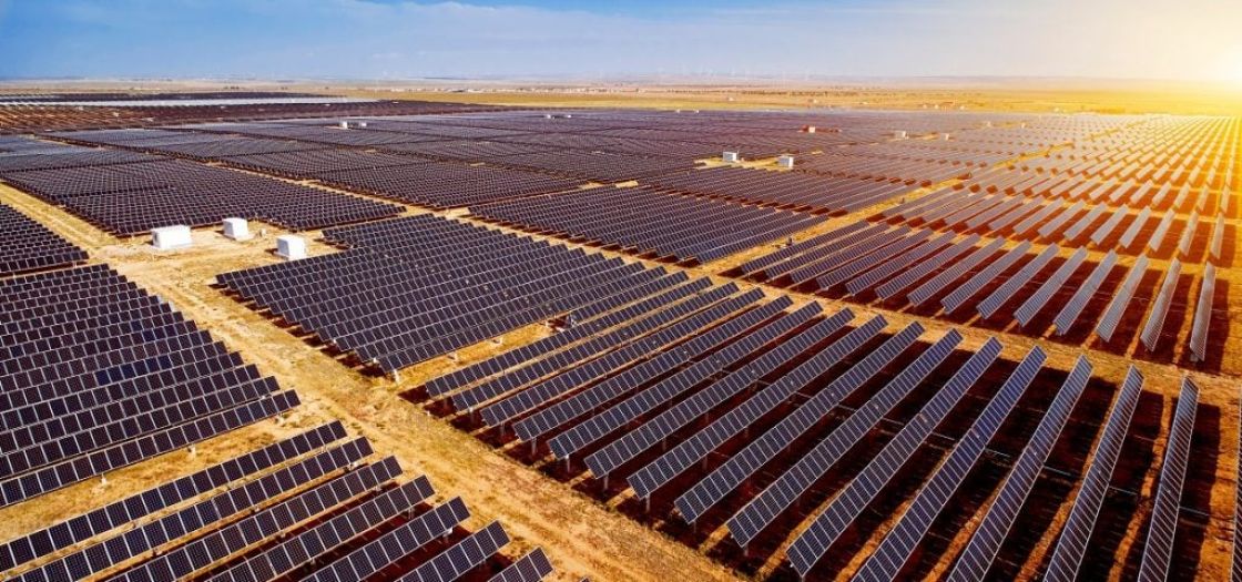 قطر تقول إنها ستبني إحدى أكبر محطات الطاقة الشمسية عالمياً