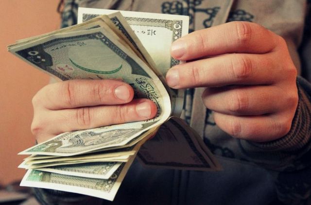 ما الذي غطّى الإنفاق العام؟! حول الائتماني الإيراني والحوالات..