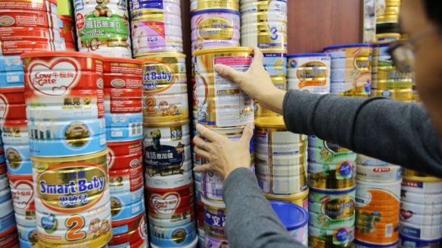 حليب الأطفال والتجارة بحياتهم