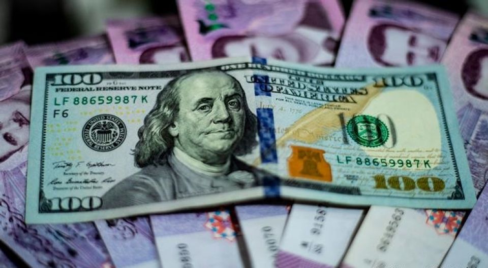 القفزة الخامسة بأقل من 10 أيام تهوي بالليرة إلى 9900 ليرة لدولار الحوالات والصرافة