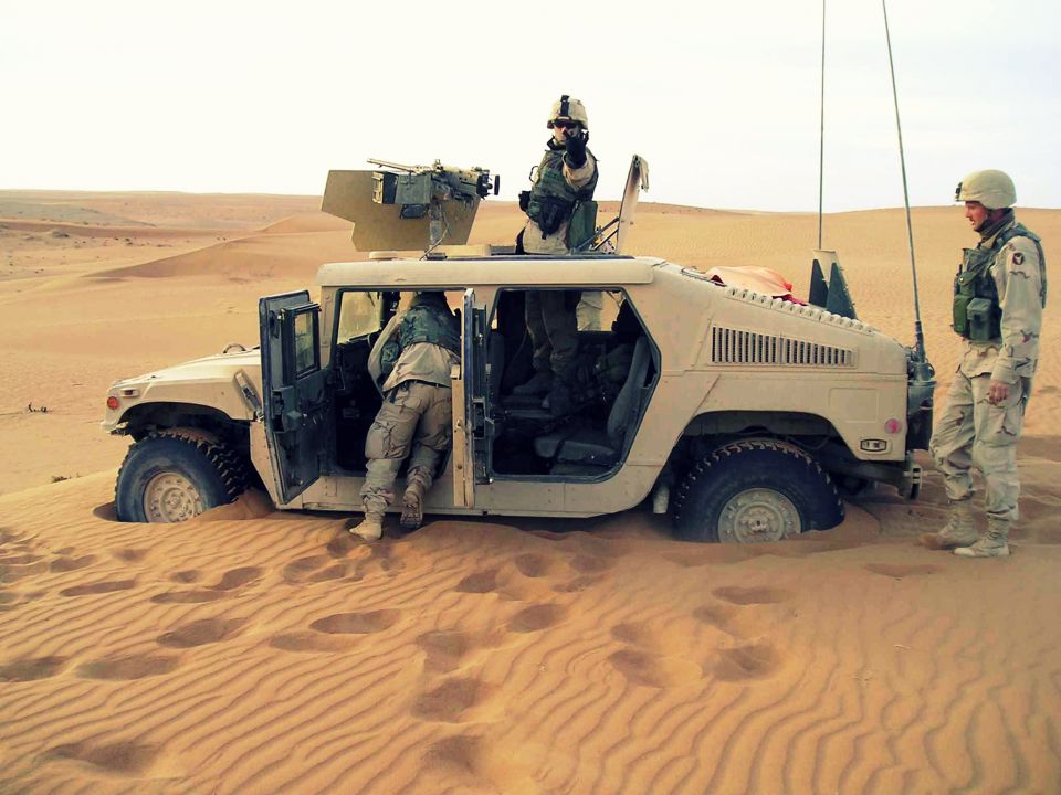 "ضغط" السناتور جون ماكين رئيس اللجنة على وزير الدفاع بشأن "تدهور الوضع" -wikimedia