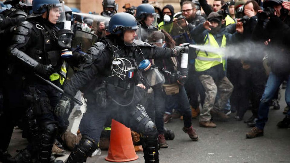 فرنسا - الأسبوع الخامس: 170 محتجز و33 ألف مشارك