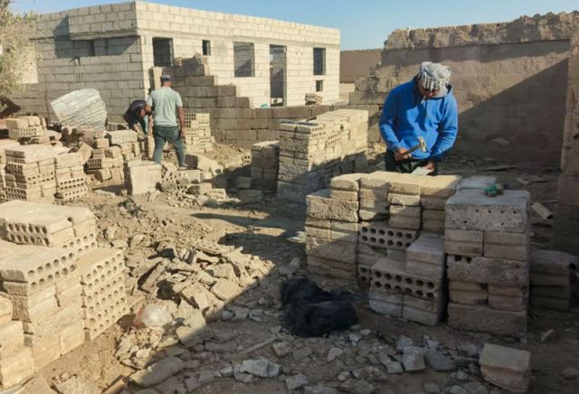 العمال الأكثر ضعفاً: من يدفع الثمن الأكبر في الأزمة؟