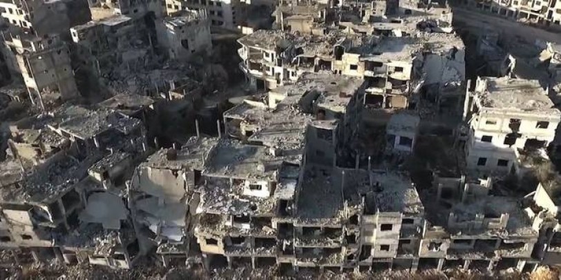 «كيف آكل.. وأهلي محاصرون؟» - طالب يُحرج محافظ حمص.!