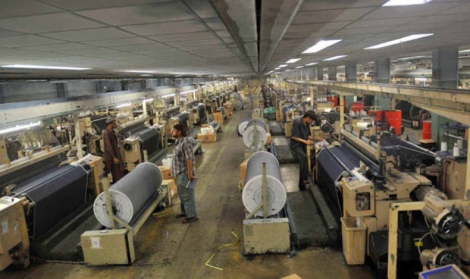 العمال أصحاب الأجر في صناعة النسيج