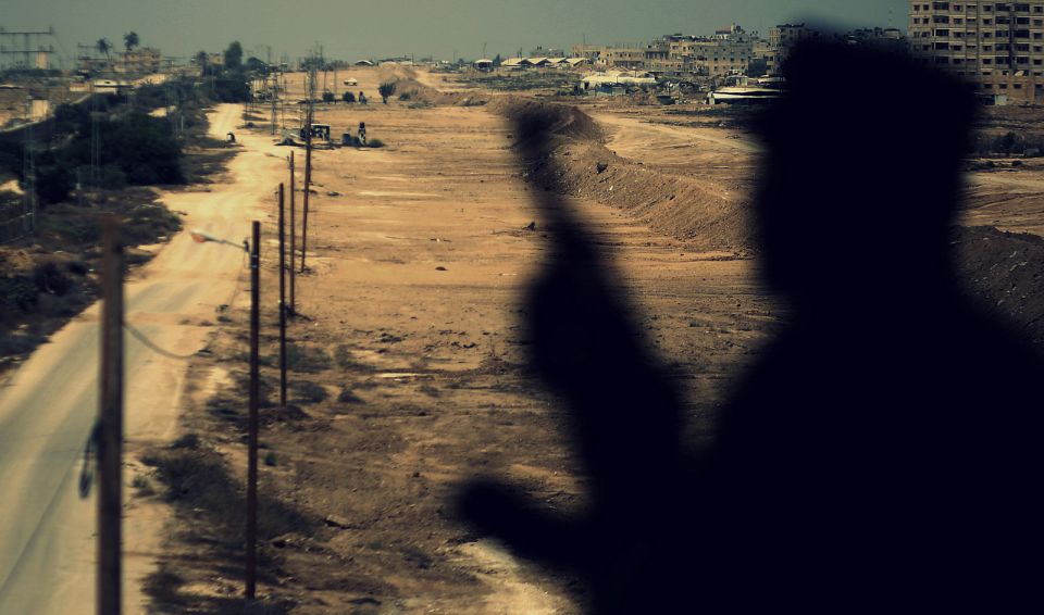 برهوم دعا في تصريح صحفي أبو مازن، إلى &laquo;اتخاذ خطوة عاجلة بإلغاء جميع قراراته وإجراءاته العقابية ضد أهلنا في القطاع&raquo;